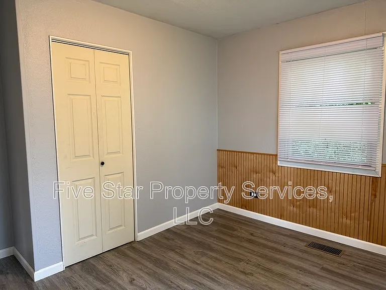 12 Douglas Ct — Photo 22