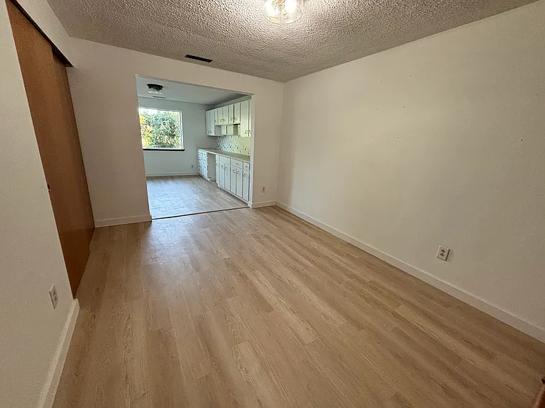 3257 Halverson Ave — Photo 14