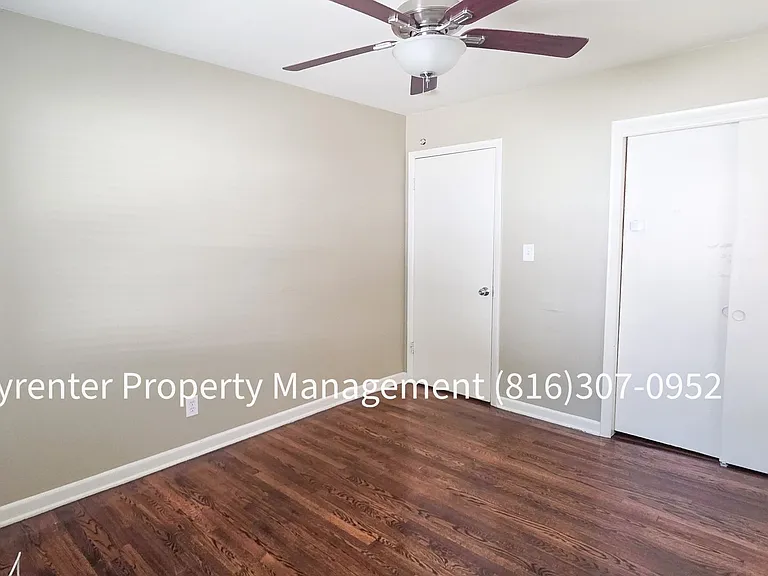 4308 Oak St — Photo 12