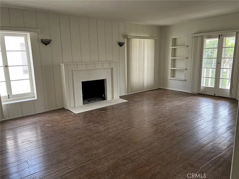 425 S Palm Dr — Photo 7