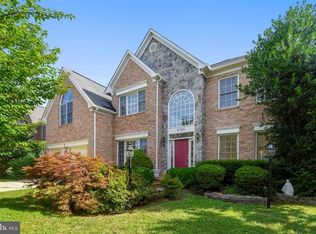 8186 Madrillon Oaks Ct, Vienna, VA 22182