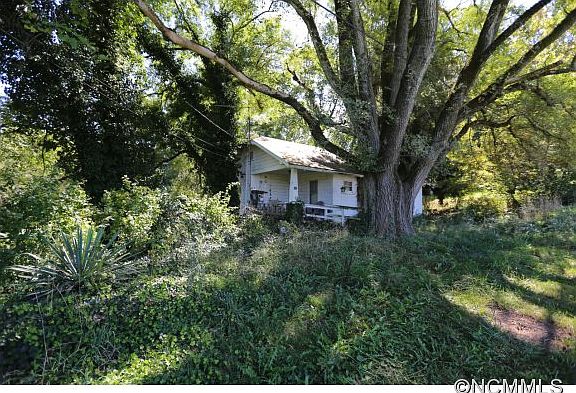 5th image of 165 Pink Dogwood Ln