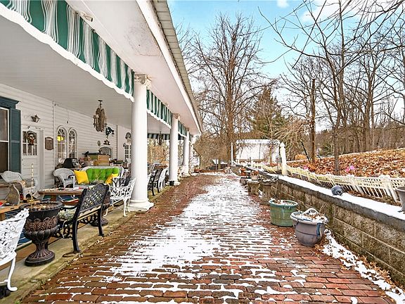 5th image of 280 Vaneal Rd S