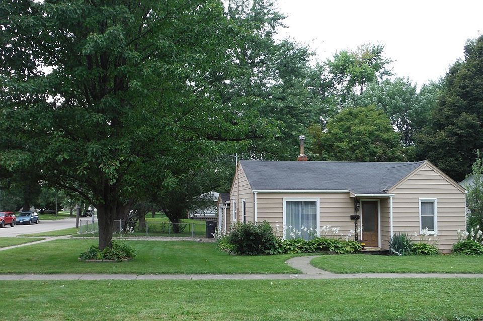 2nd image of 222 SW Kline St