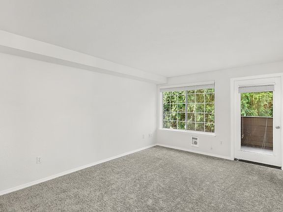 4th image of 15433 Country Club Dr Unit F108