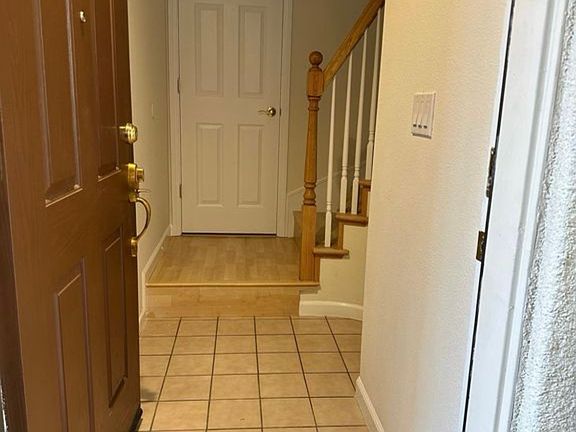 5th image of 615 Adeline Ave