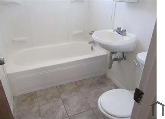 423 Dallas St SE #A — Photo 8