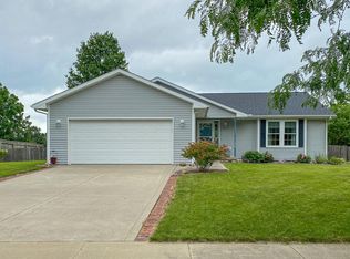 1606 Magnolia Dr, Saint Joseph, IL