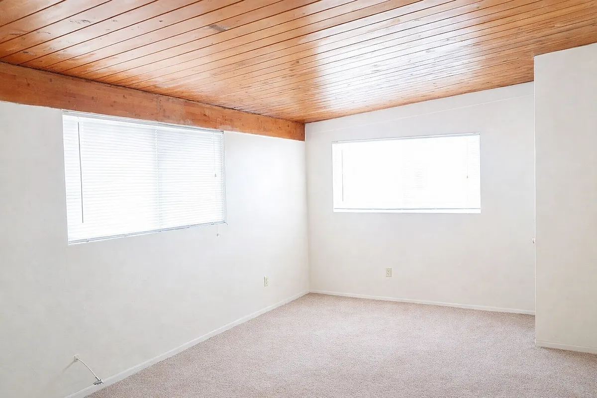 Building Photo - 202-226 N Alvernon Way