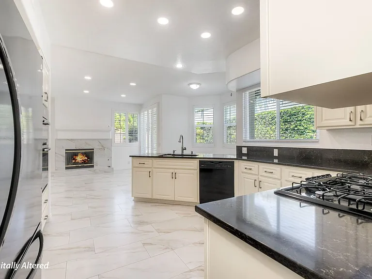 5030 Caspian Dr — Photo 7