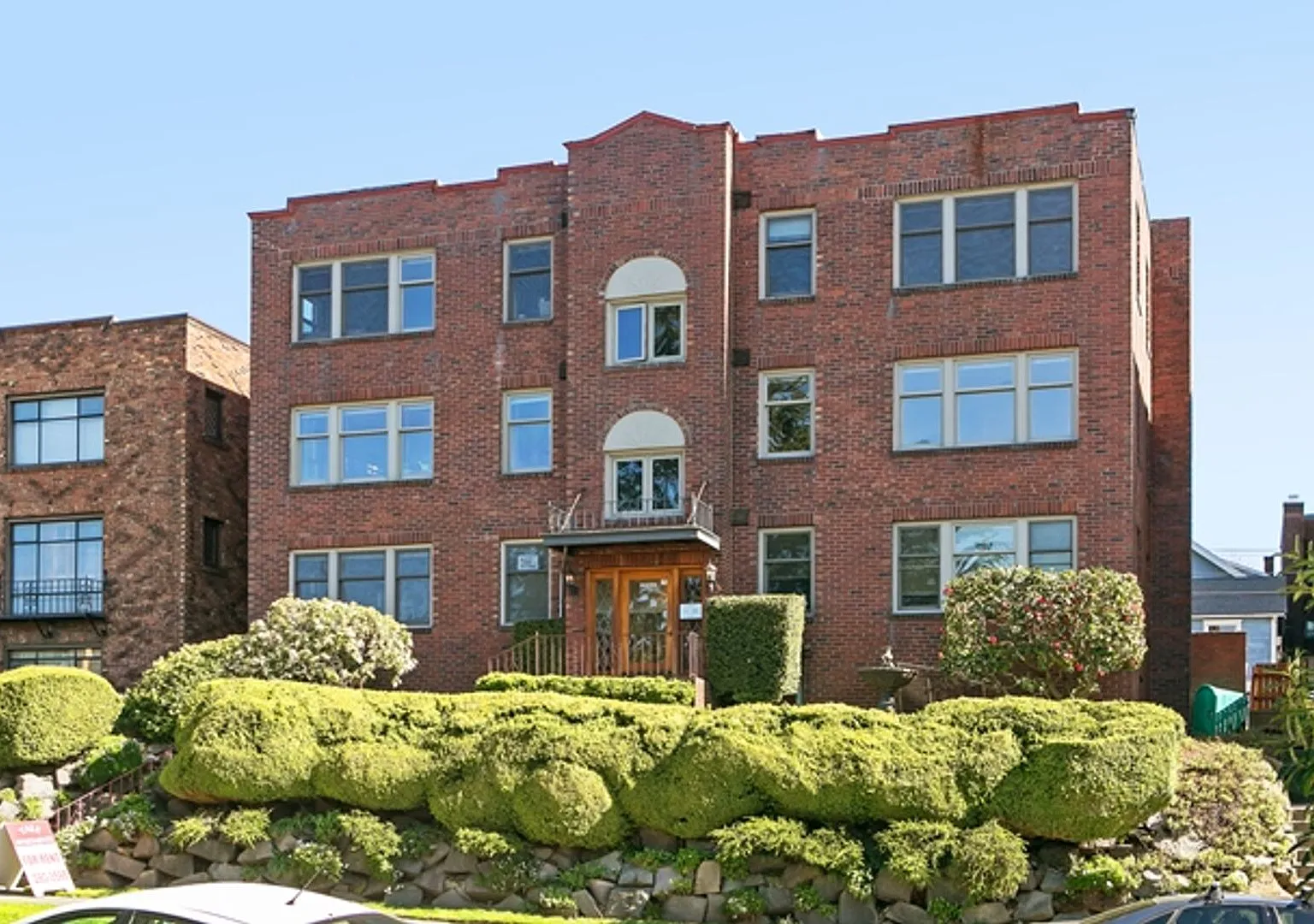 Yale Apartments — Photo 1