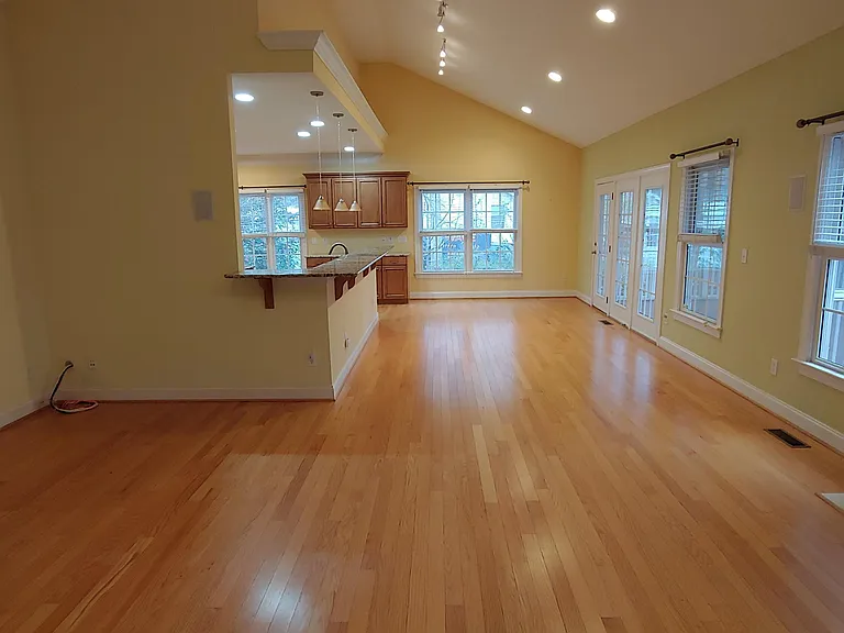 2809 Cowley Rd — Photo 6