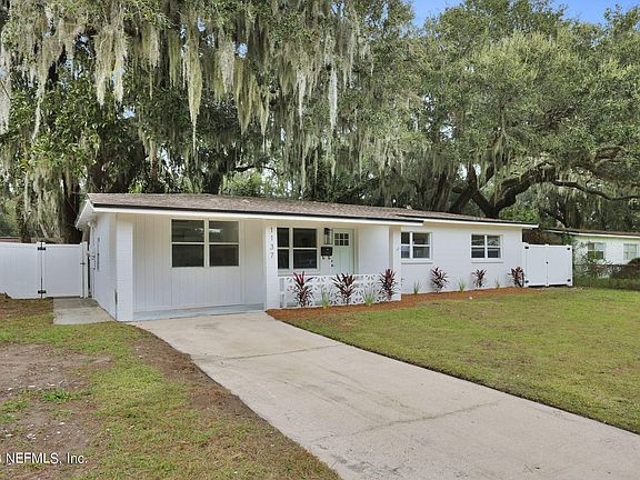 4th image of 1137 SEBAGO Avenue