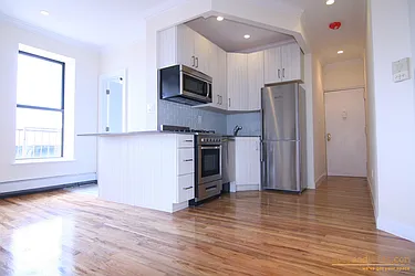 Rented by aptsandlofts.com