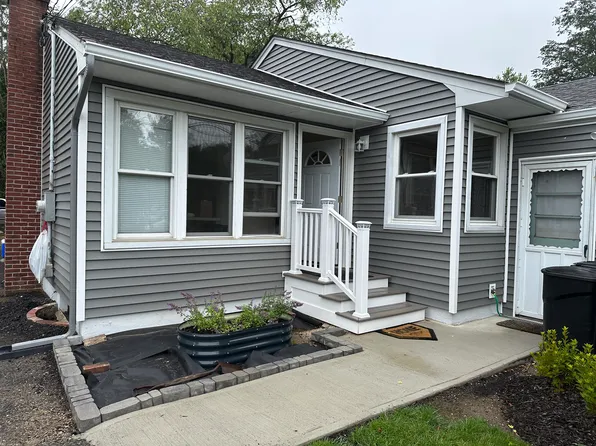 234 Crombie St, Huntington Station, NY 11746
