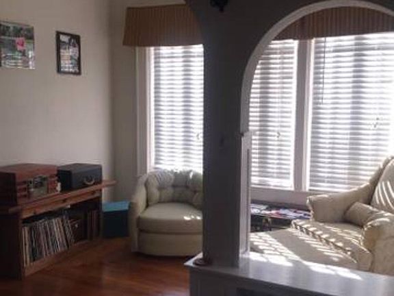Living room alcove