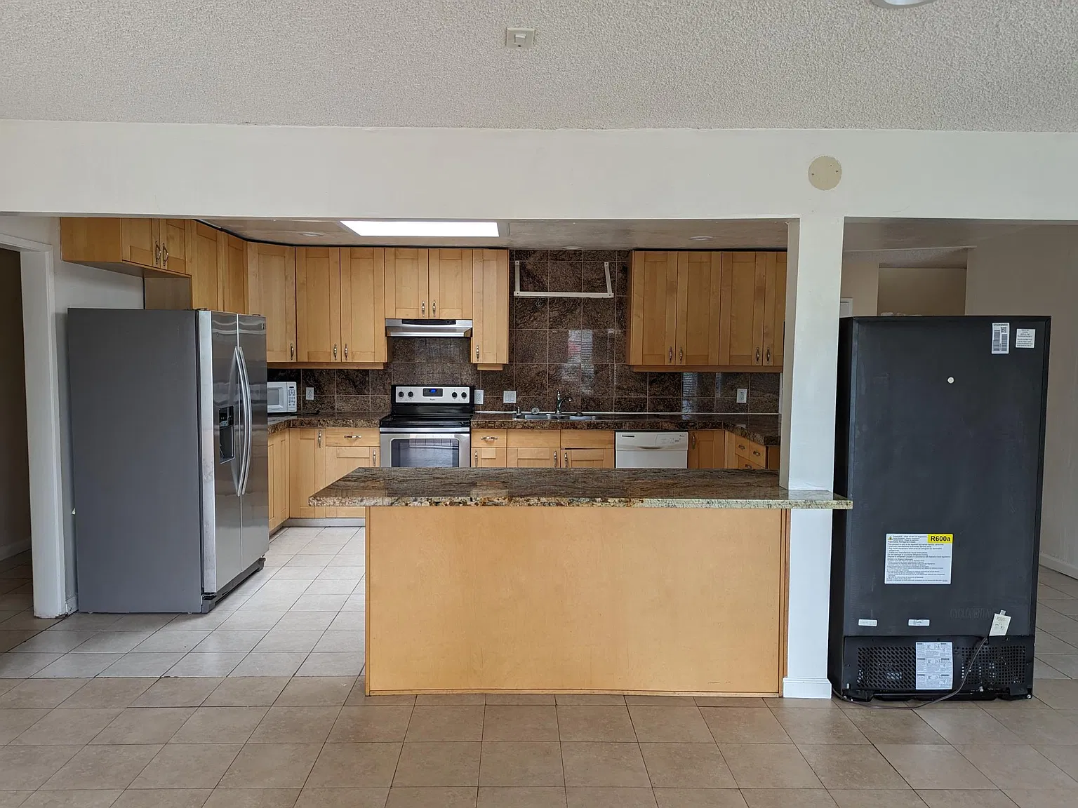 4995 Curry Dr — Photo 2