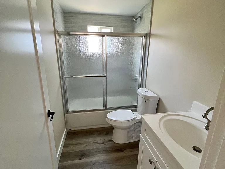 2229 S Catalina St — Photo 5