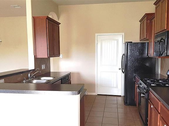 5th image of 18323 Paige Terrace Ct