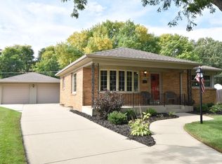 3178 Spruce St, Racine, WI 53403