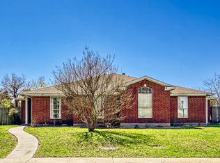 902 Teakwood Ln, Desoto, TX 75115