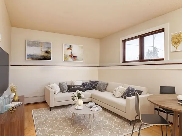 5104 56th Ave #101, Lloydminster, AB T9V 0Z7