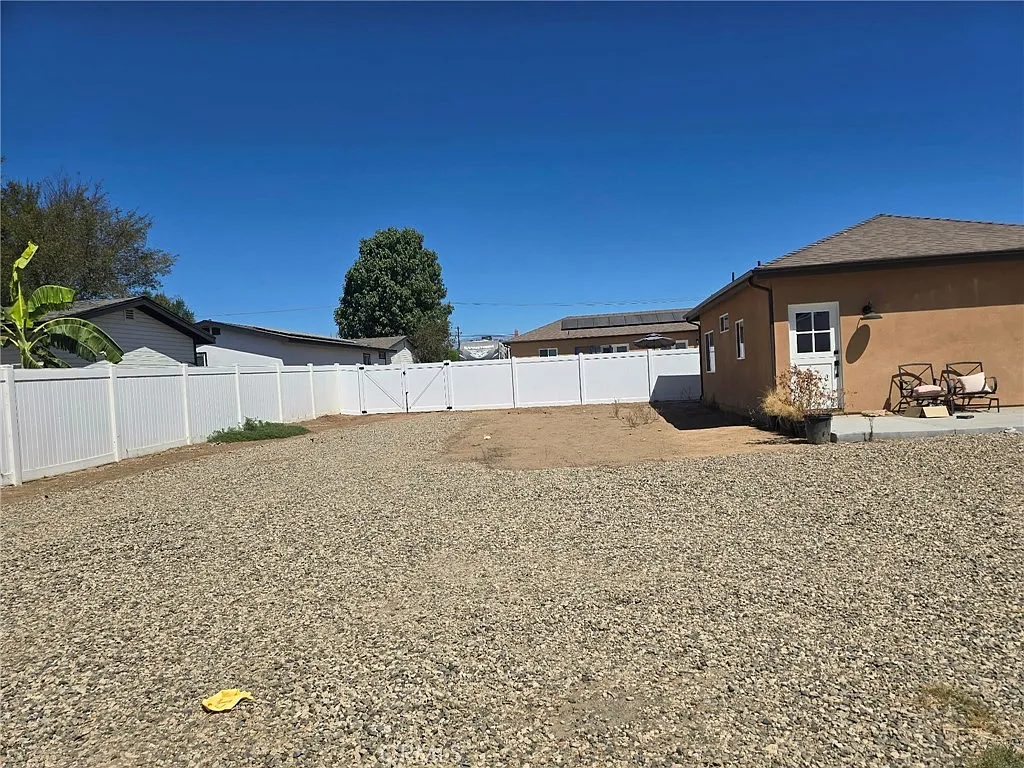 2 bed, 745 sqft, $3,000 — Photo 3