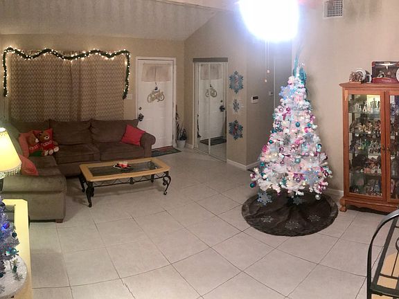 2nd image of 119 Mexicali Ave