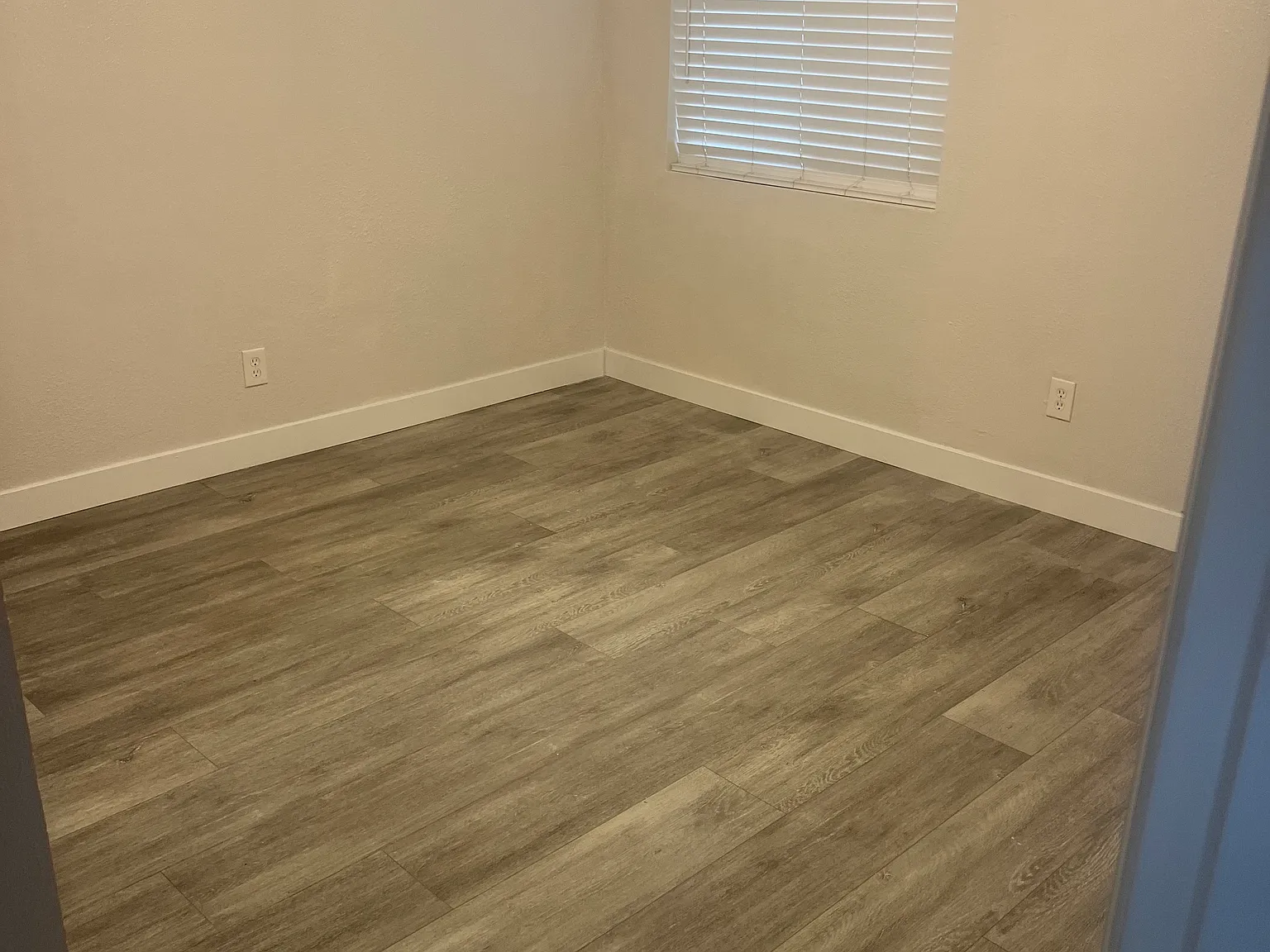 2 bed, 700 sqft, $2,200 — Photo 3