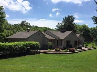 4663 Parkview Dr S, Emmaus, PA 18049