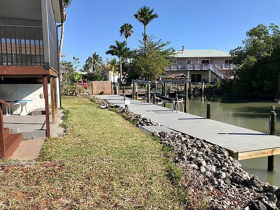 5th image of 674 Palm Ct