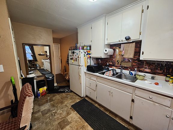 2nd image of 2120 Minnehaha Ave APT 2