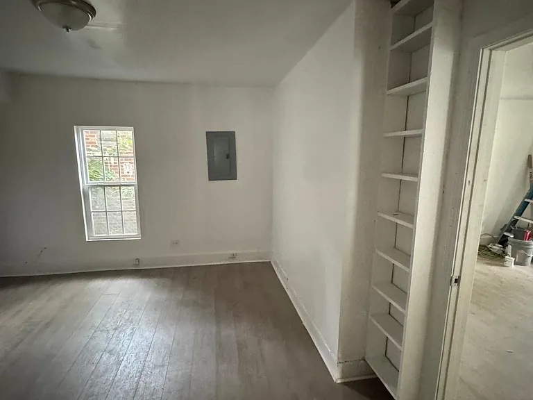 2362 Cable Ave — Photo 2
