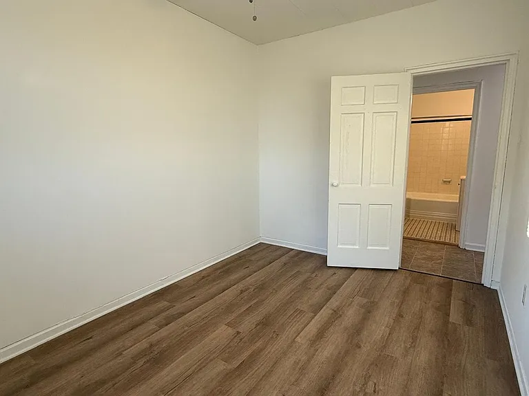 2060 N Vermont Street — Photo 9