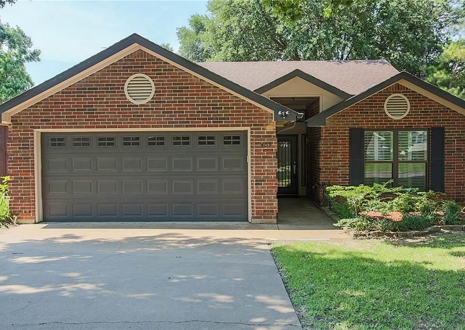 1st image of 409 Caviness Dr