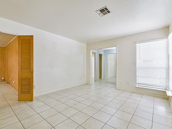 4th image of 10607 Thornlea Dr