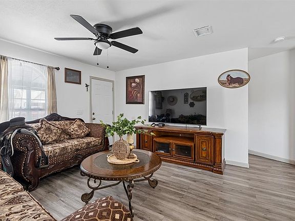 3rd image of 12 SE 40th St