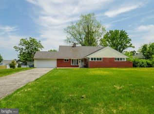 48 Sugarplum Rd, Levittown, PA 19056