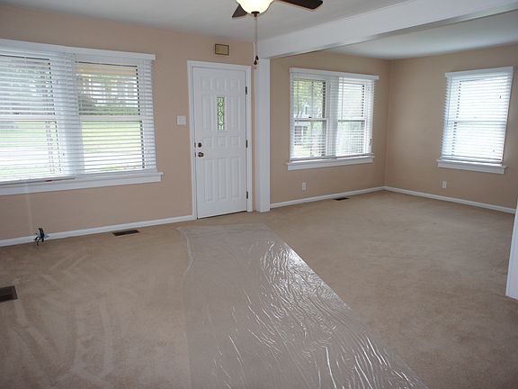 2nd image of 109 Delord Ave