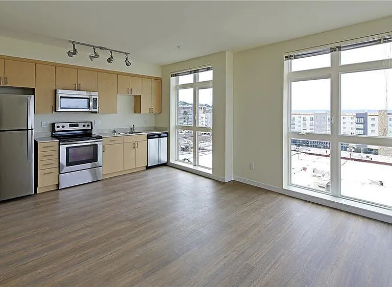 2x2 | Kitchen to Living