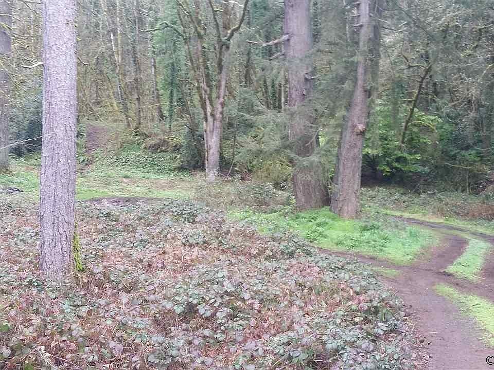 2nd image of 3851 Croisan Creek Rd S
