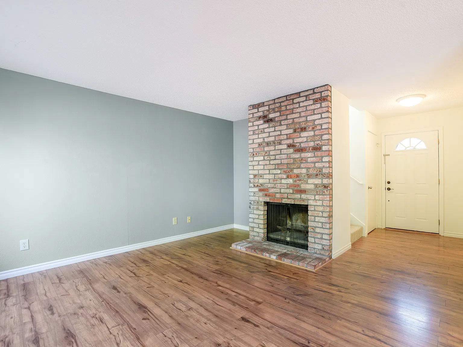 3 bed, 2.5 bath, 1491 sqft, $4,395 — Photo 4