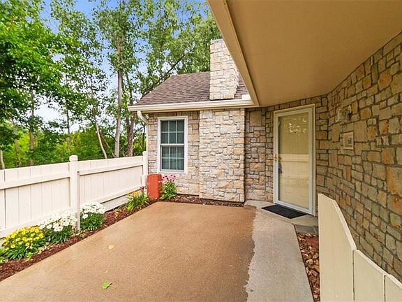 4th image of 6014 NE Kensington Ct #15-C