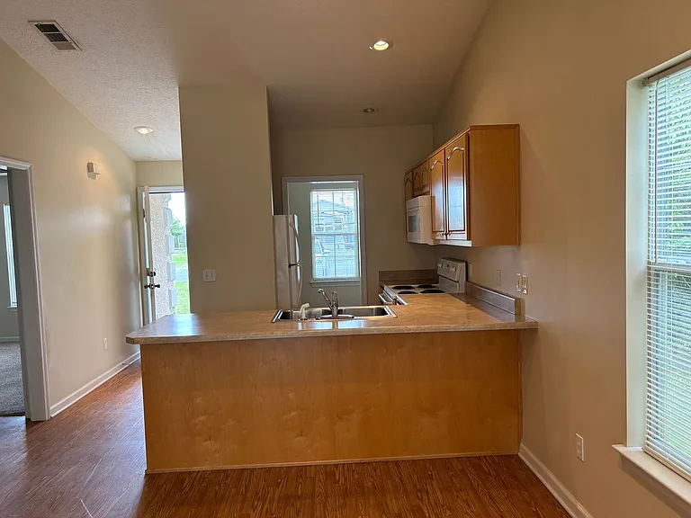 3611 Eagle Ln — Photo 2