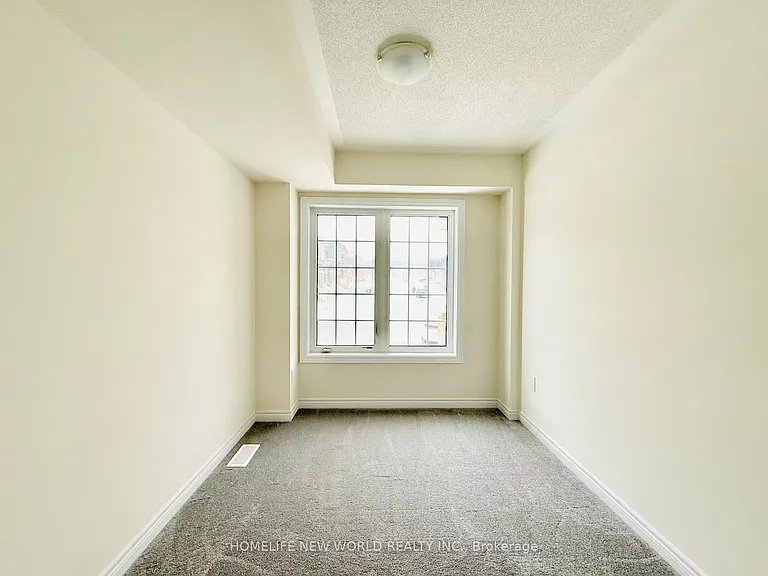 925 Crowsnest Holw — Photo 3