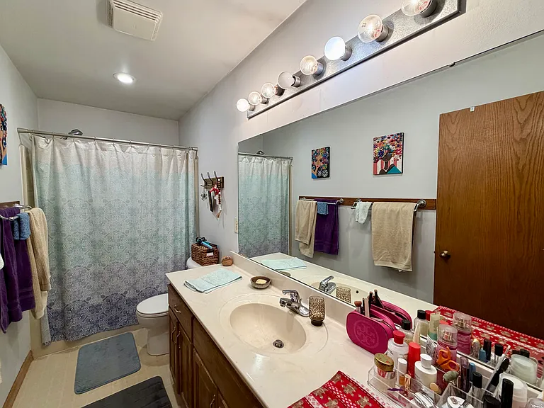 301 Arch St — Photo 11