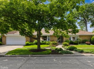 1130 S Knight Ave, Park Ridge, IL 60068