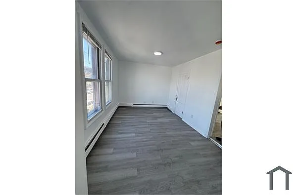 Building Photo - 265 6th St #1
