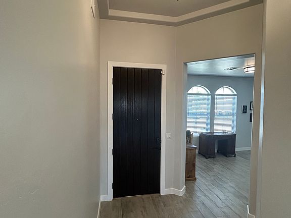 5th image of 3888 Jericho St