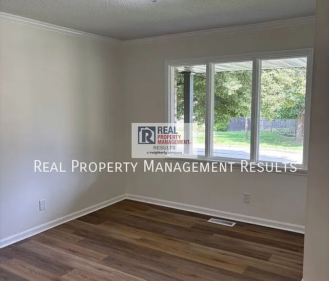5041 E Sherwood Dr — Photo 9